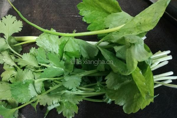 干拌猪肉切片的做法图解1