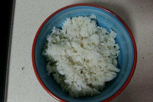 咸菜咸鸭蛋海带剩饭粥的做法图解3