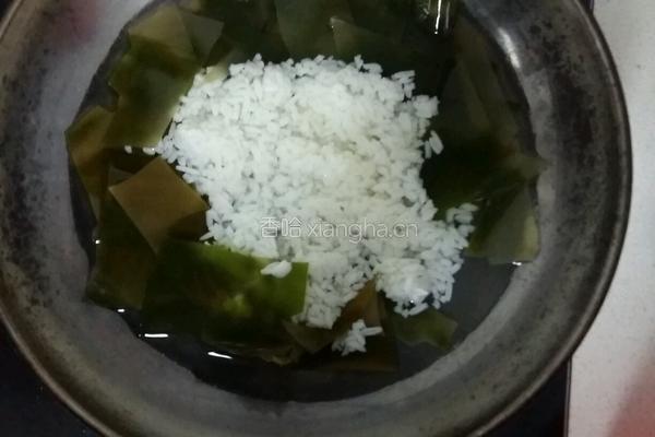咸菜咸鸭蛋海带剩饭粥的做法图解5