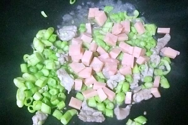 豆角火腿炒饭的做法图解8