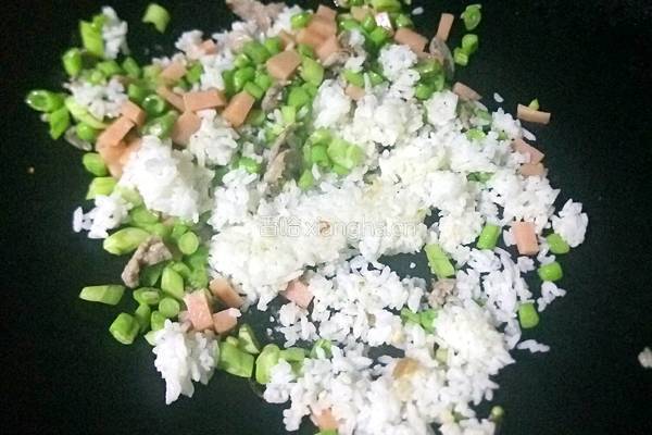 豆角火腿炒饭的做法图解9