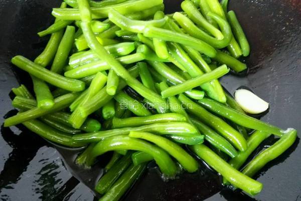 咸菜炒四季豆的做法图解4
