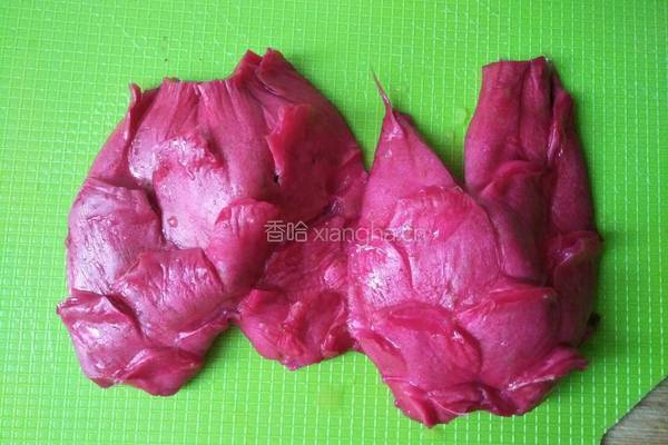 鲜榨红心火龙果皮的做法图解3