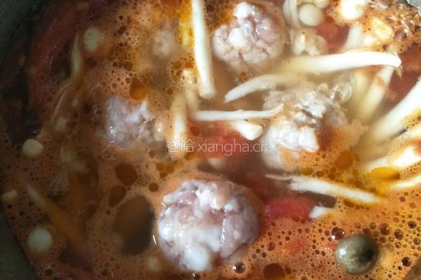 海鲜菇西红柿肉丸汤的做法图解12