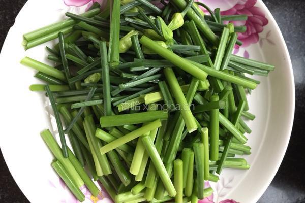 鱿鱼炒韭苔的做法图解4
