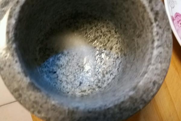 烧肉蘸蒜泥的做法图解2