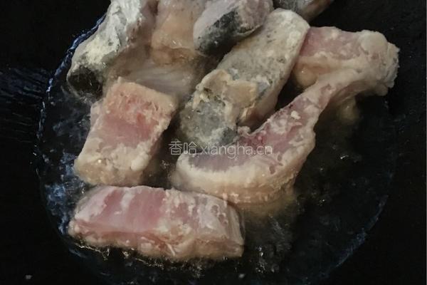 番茄香葱焖鱼尾的做法图解4