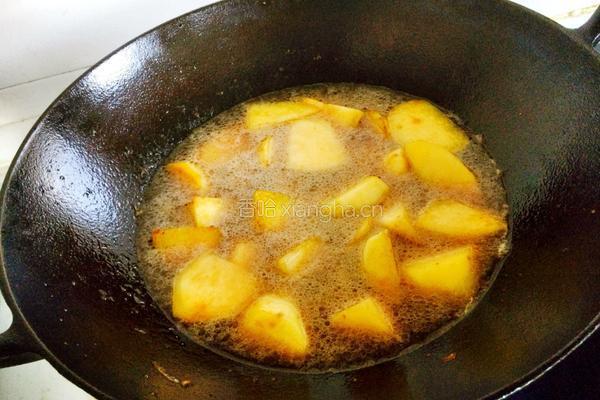 鲍鱼炖土豆的做法图解4