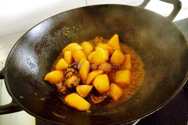 鲍鱼炖土豆的做法图解6
