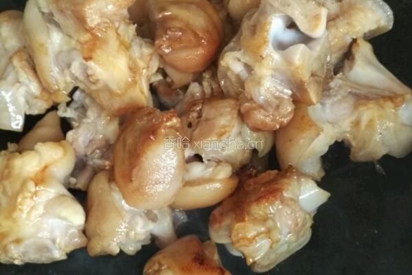 红烧黄豆猪蹄的做法图解3