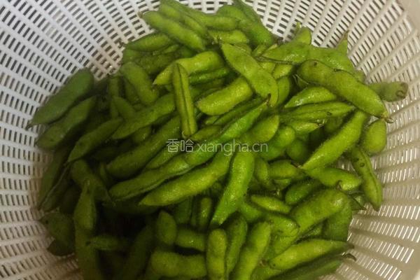 煮毛豆的做法图解2