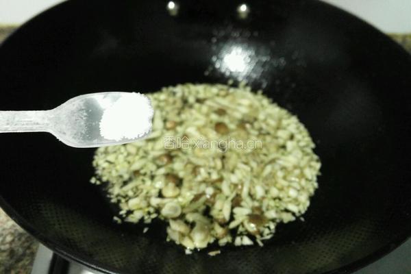 自制菌子油的做法图解6