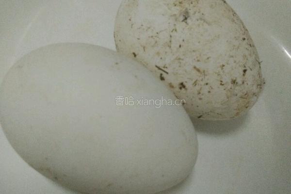 金雀花炒鹅蛋的做法图解2