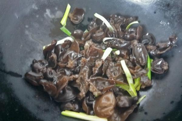 豆腐木耳汤的做法图解7