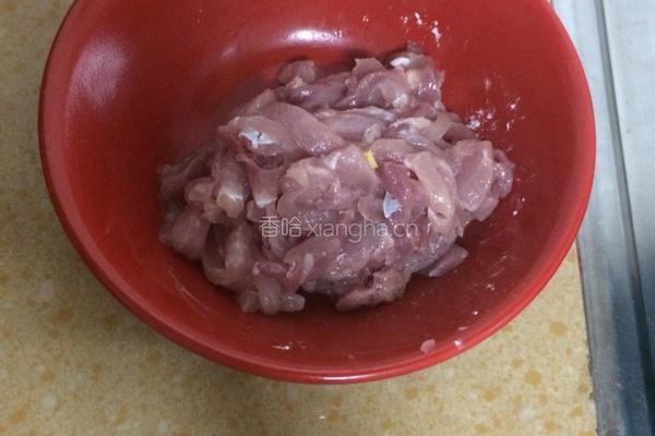 家常鱼香肉丝的做法图解3