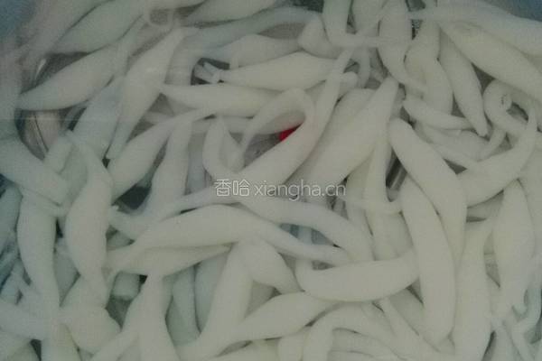 凉拌粉鱼的做法图解1