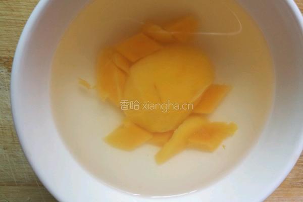 蜂蜜芒果冻的做法图解3