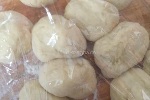 花朵豆沙面包的做法图解7