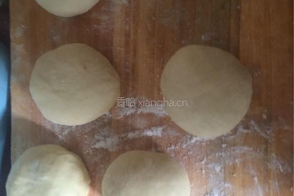 花朵豆沙面包的做法图解9