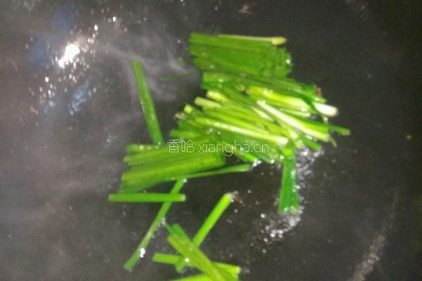 韭菜炒豆芽的做法图解3