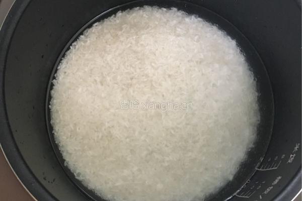 电饭锅闷饭的做法图解3