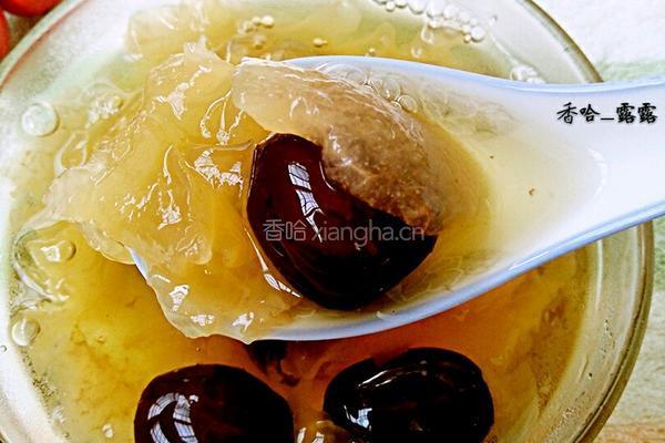 冰糖雪梨红枣银耳羹的做法图解1