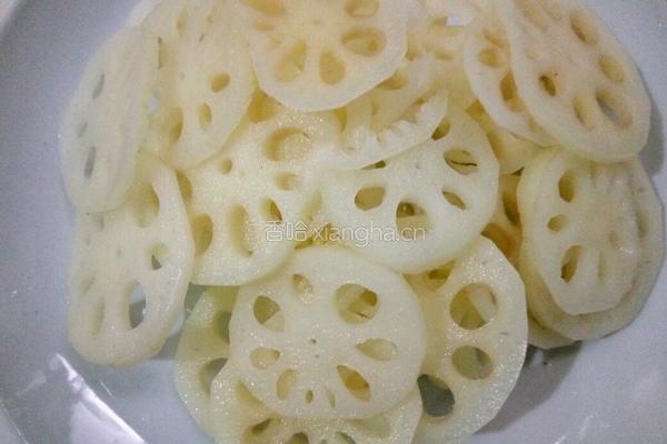 凉拌莲藕的做法图解1