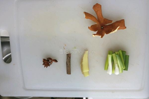 棒骨山药莲藕汤的做法图解1
