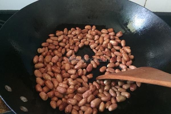 炸花生米的做法图解5