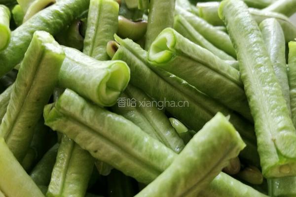 橄榄豆角焖面的做法图解1