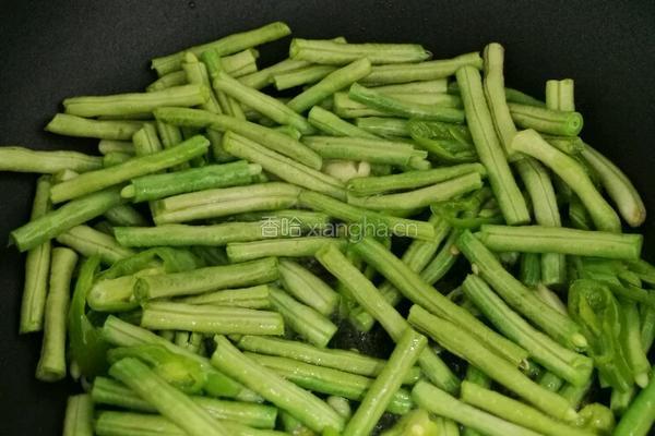 橄榄豆角焖面的做法图解3