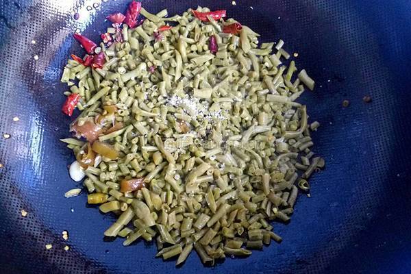 炒泡菜的做法图解6