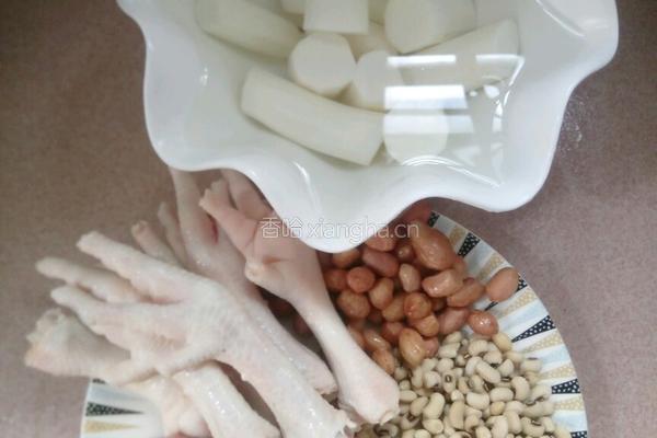 花生眉豆山药鸡脚汤的做法图解2