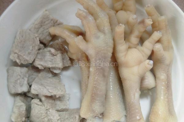 花生眉豆山药鸡脚汤的做法图解4