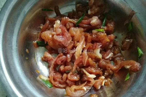 茭白炒里脊肉丝的做法图解1
