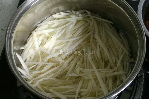 茭白炒里脊肉丝的做法图解4