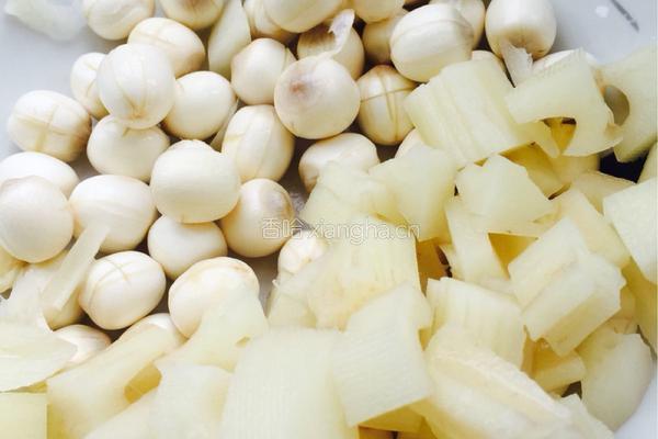 莲子莲藕炒肉丁的做法图解3