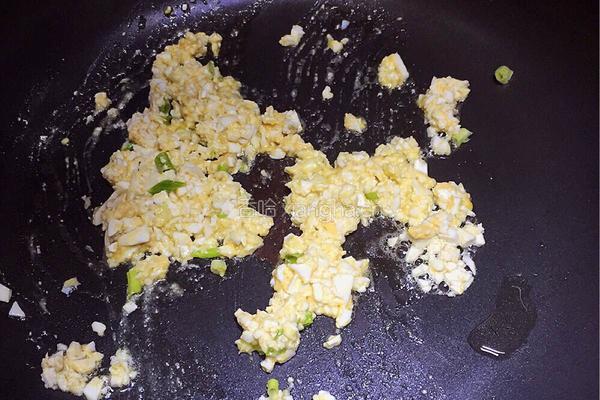 咸黄炒饭的做法图解2
