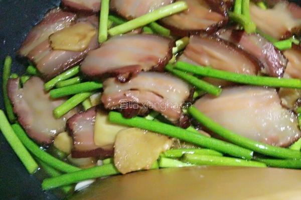 蒜苔炒腊肉的做法图解7