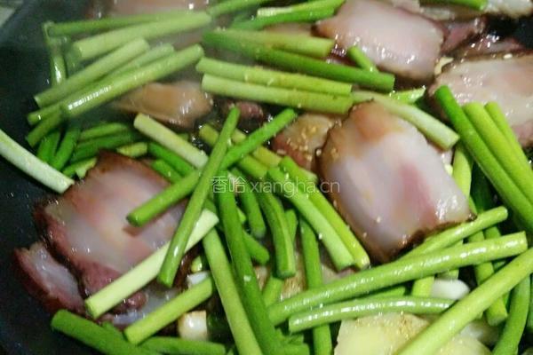 蒜苔炒腊肉的做法图解6