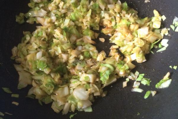 卷心菜炒饭的做法图解6
