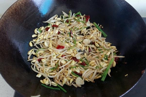 炝炒大豆芽的做法图解8