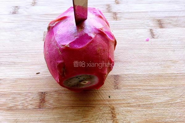火龙果莲花果盘的做法图解3