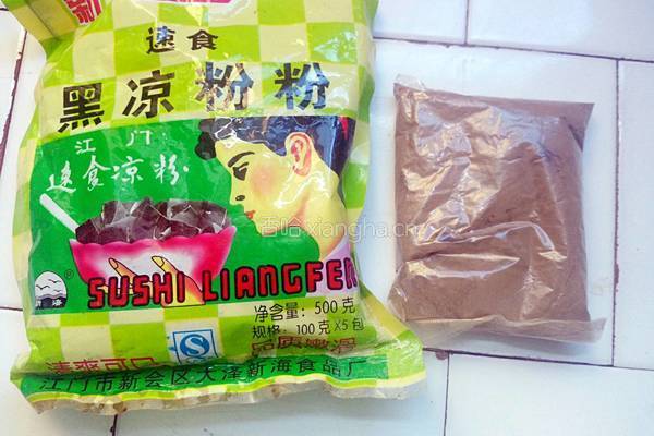 蜂蜜黑凉粉的做法图解1