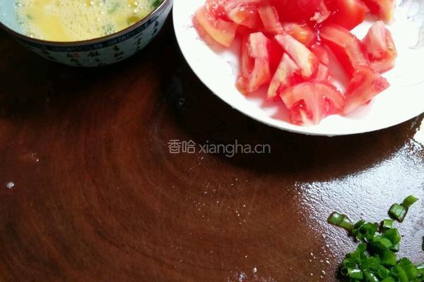番茄炒蛋盖浇饭的做法图解1