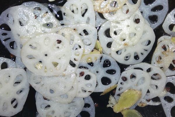 糖醋藕片的做法图解4