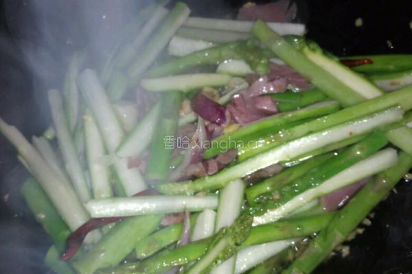 卢笋炒火腿肉片的做法图解6