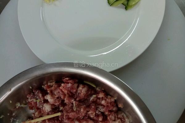 红烧丸子的做法图解1