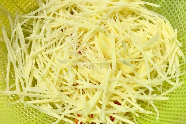 土豆煎饼的做法图解2
