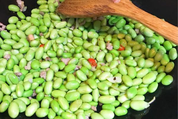 腊豆干炒毛豆的做法图解4